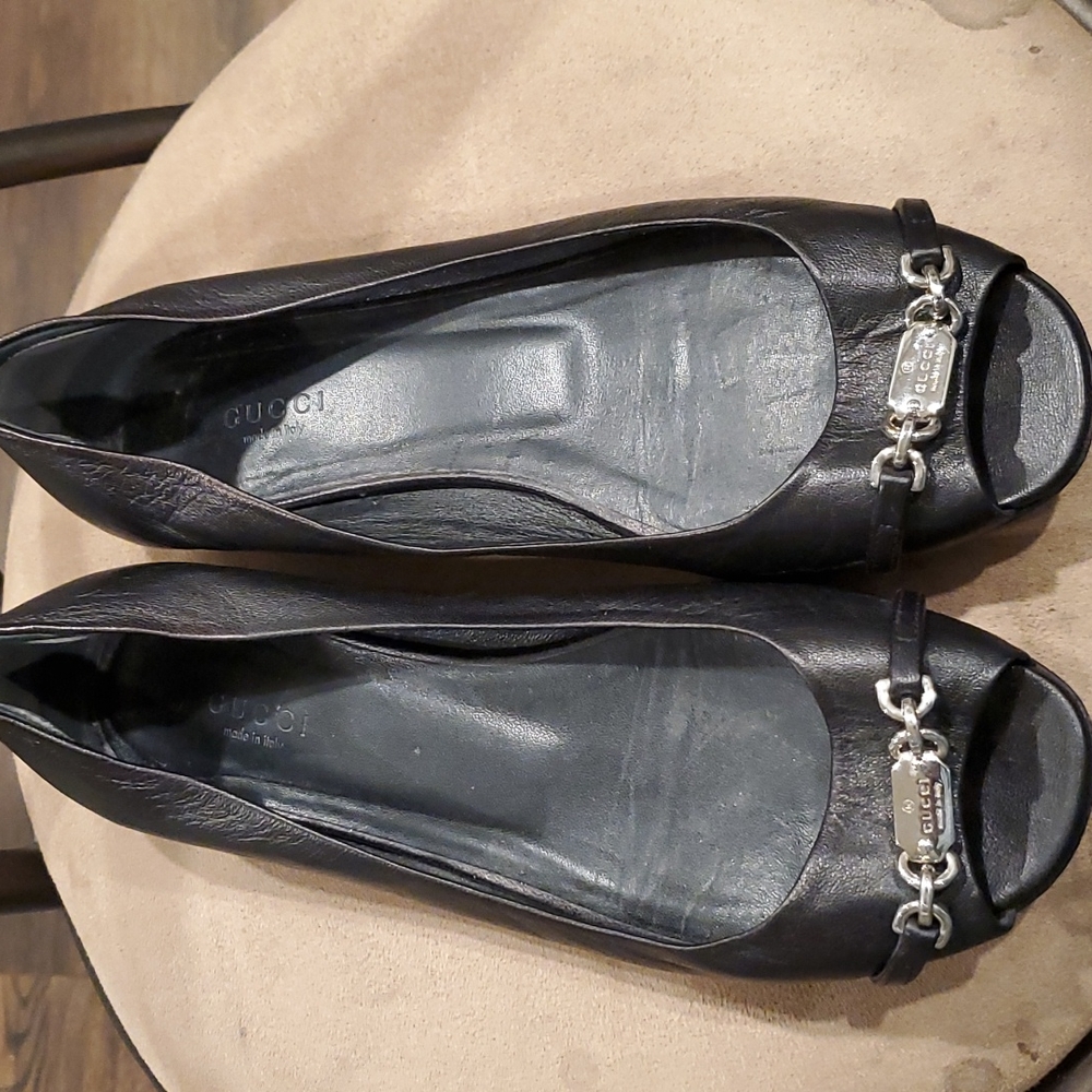 Womens Gucci black leather peep toe flats shoes sz 38 US 7.5